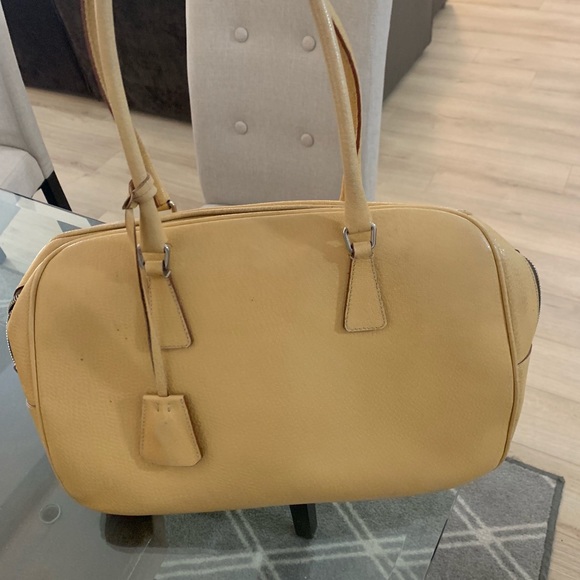 Prada bag - Picture 1 of 2